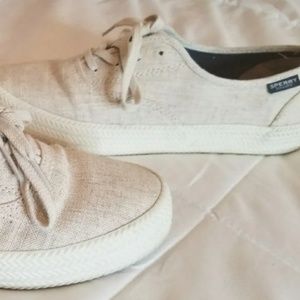 Women sperrys
